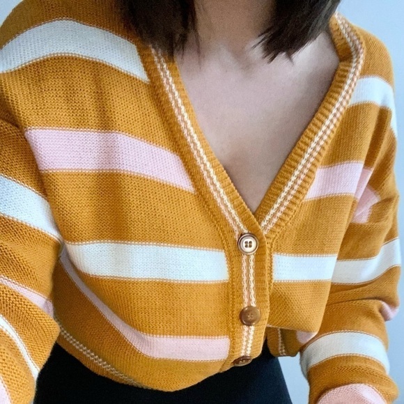 Forever NWT 21 Striped Drop Shoulder V Neck Cardigan Cropped Yellow Sweater - Picture 2 of 13